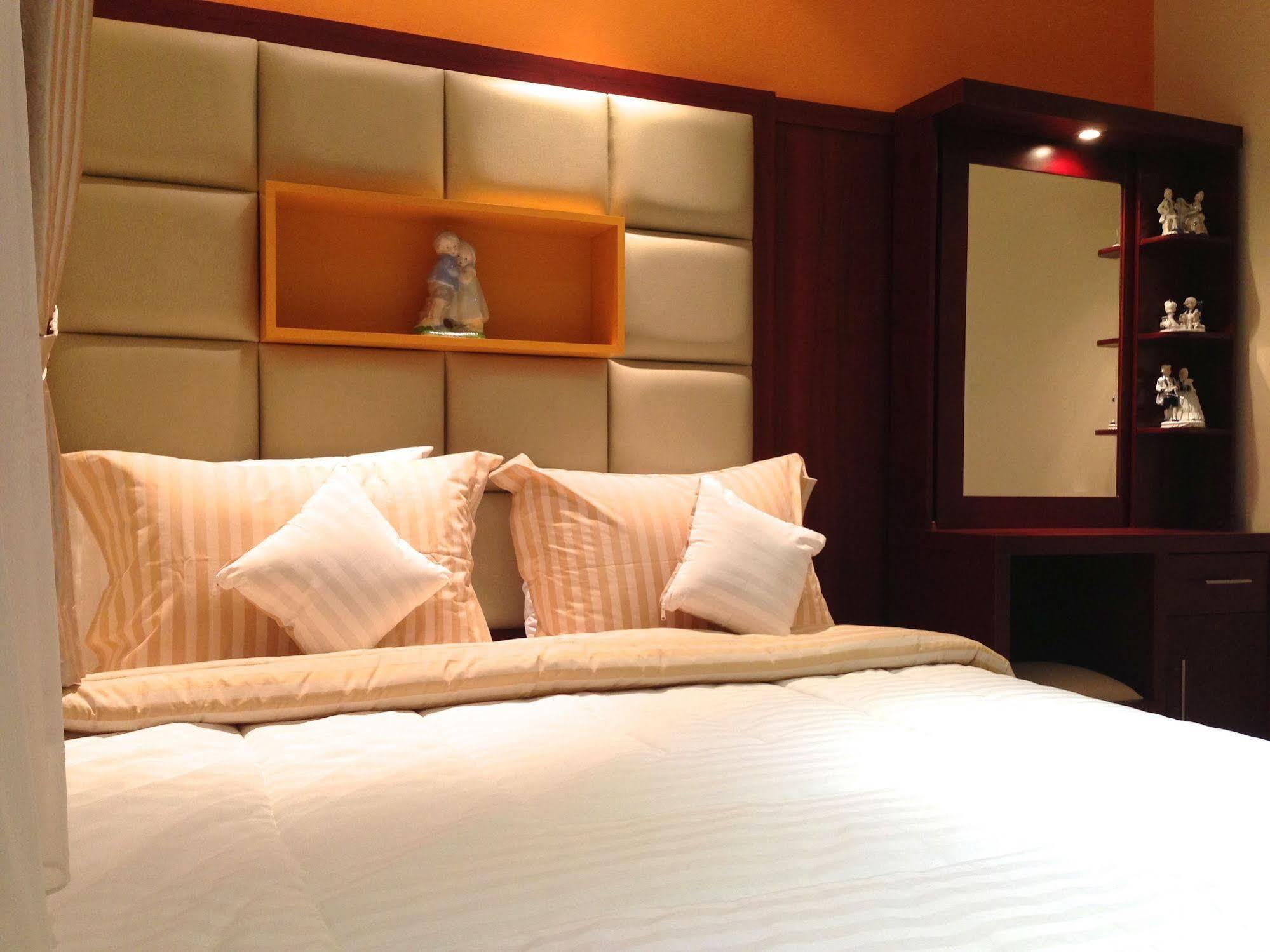 Ravarine Suite Apartment Jakarta Buitenkant foto